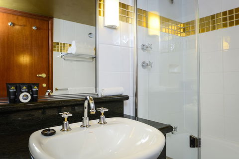Country Club Tasmania - Accommodation Gladstone 5
