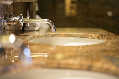 Country Club Tasmania - Accommodation Gladstone 4