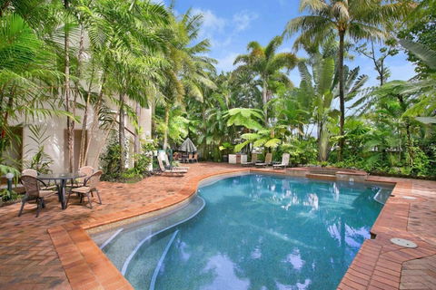 Tropic Towers Apartments - Accommodation Gladstone 0