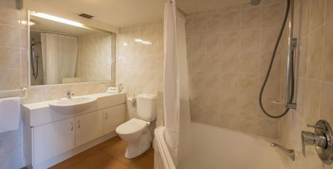 Tropic Towers Apartments - Accommodation Gladstone 4