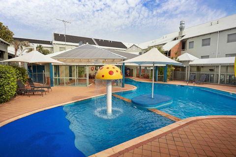 Broadwater Resort Como - Accommodation Gladstone 2
