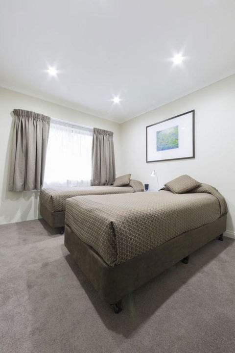 Forrest Hotel And Apartments - Accommodation Gladstone 2