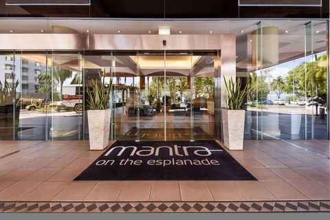 Mantra On The Esplanade - Accommodation Gladstone 2