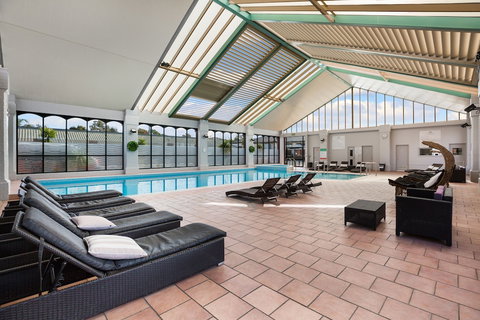 All Seasons Resort - Accommodation Gladstone 3