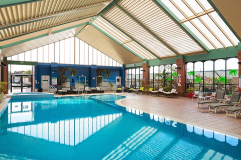 All Seasons Resort - Accommodation Gladstone 2