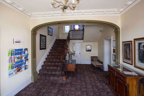 Quality Hotel Bentinck - Accommodation Gladstone 4