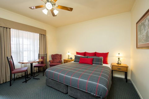 John Pirie Motor Inn - Accommodation Gladstone 3