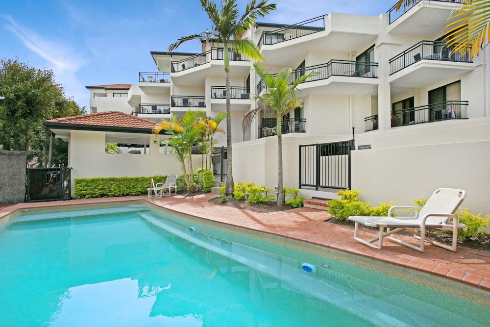 Biggera Waters QLD Accommodation Gladstone