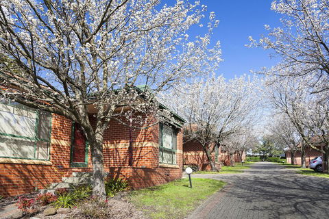 Mount Waverley Townhouses - Accommodation Gladstone 2