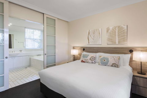 Oaks Cypress Lakes Resort - Accommodation Gladstone 6