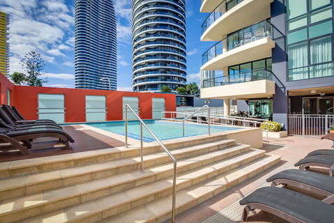 Mantra Broadbeach On The Park - Accommodation Gladstone 5