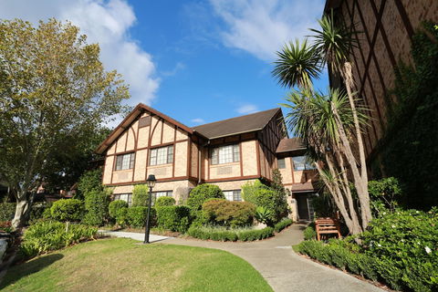 Grand Mercure The Hills Lodge - Accommodation Gladstone 0
