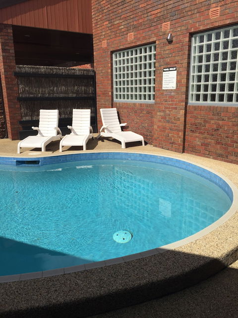 Hotel Bruce County - Accommodation Gladstone 1