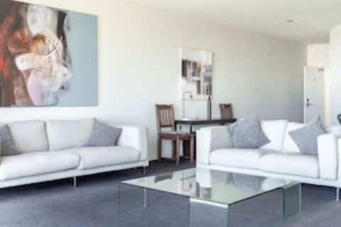 Mullaloo Beach Hotel & Apartments - Accommodation Gladstone 0