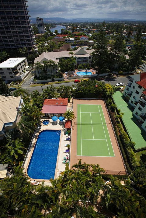 Surf Parade Resort - Accommodation Gladstone 2