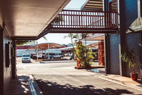 Elkira Court Motel - Accommodation Gladstone 1