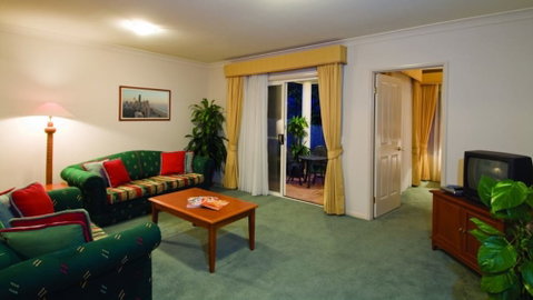 Royal Woods Resort - Accommodation Gladstone 5