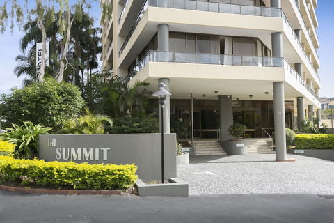 The Summit Apartments - Accommodation Gladstone 3