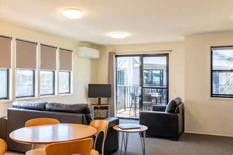 Noosa Lakes Resort - Accommodation Gladstone 3