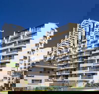 Broadbeach Travel Inn Apartments - Accommodation Gladstone