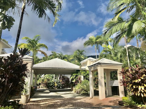 The Villas Palm Cove - Accommodation Gladstone 0