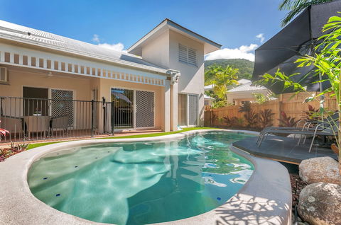 The Villas Palm Cove - Accommodation Gladstone 2