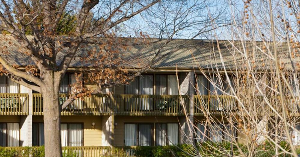 Hackett ACT Accommodation Gladstone