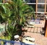 Club Surfers - Accommodation Gladstone