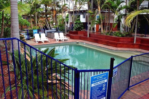 Club Surfers - Accommodation Gladstone 3