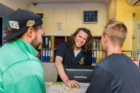 Jolly Swagman Backpackers - Accommodation Gladstone 7