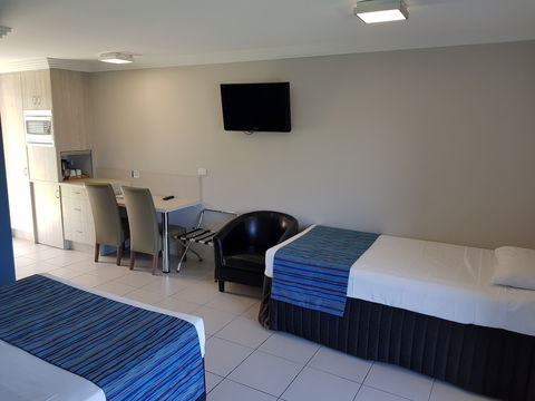 Cardwell Beachcomber Motel And Tourist Park - Accommodation Gladstone 5