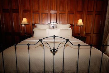 Carlyle House B & B - Accommodation Gladstone 4