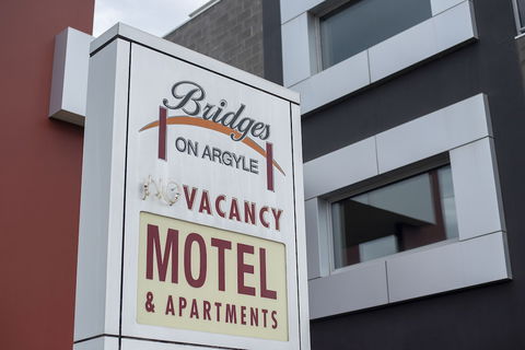 Bridges On Argyle Motel & Apartments - Accommodation Gladstone 1