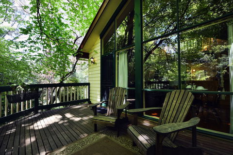 Cambridge Cottages Bed & Breakfast - Accommodation Gladstone 4