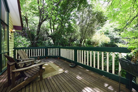 Cambridge Cottages Bed & Breakfast - Accommodation Gladstone 5