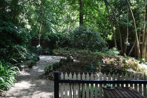 Cambridge Cottages Bed & Breakfast - Accommodation Gladstone 3