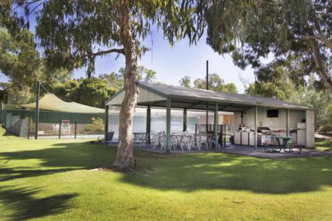 Early Settlers Motel Tocumwal - Accommodation Gladstone 4