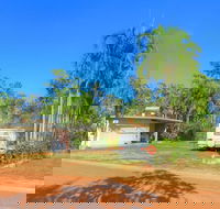 Batchelor Holiday Park - Accommodation Gladstone