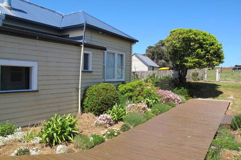 Beths Cottage Roaring 40s - Accommodation Gladstone 3