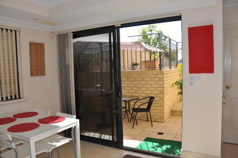 Alfred Cove Short Stay - Accommodation Gladstone 4