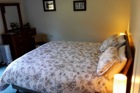 Eagles Roost Farmstay B & B - Accommodation Gladstone 4