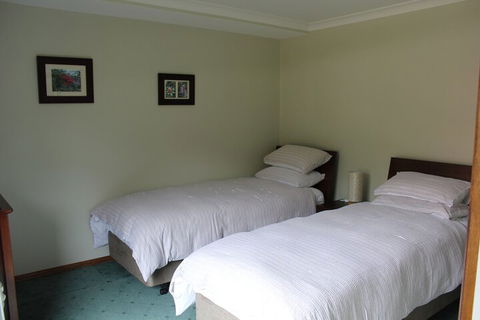 Eagles Roost Farmstay B & B - Accommodation Gladstone 3