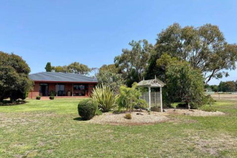 Jacaranda Wey B & B - Accommodation Gladstone 6
