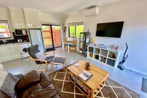 Jacaranda Wey B & B - Accommodation Gladstone 5