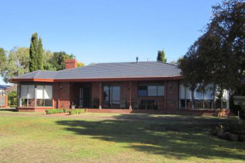 Jacaranda Wey B & B - Accommodation Gladstone 0