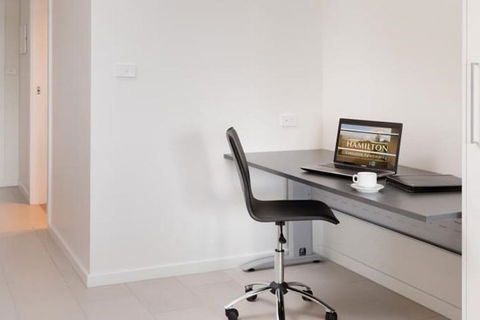 Hamilton Executive Apartments - Accommodation Gladstone 7