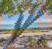 Seascape Luxury Beachfront Holiday House - Accommodation Gladstone