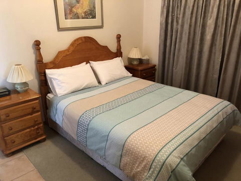 Unit 2 Ballingalla Apartments - Accommodation Gladstone 6