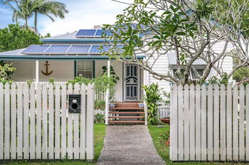 A PERFECT STAY - Anchored In Byron - Accommodation Gladstone 0