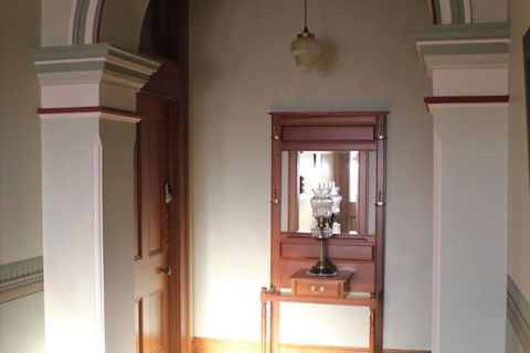 Turret House - Accommodation Gladstone 2